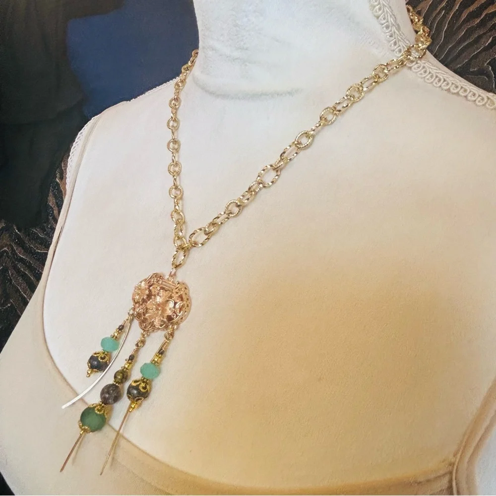 Handcrafted elegant stone dangle fringe medallion pendant on chain necklace